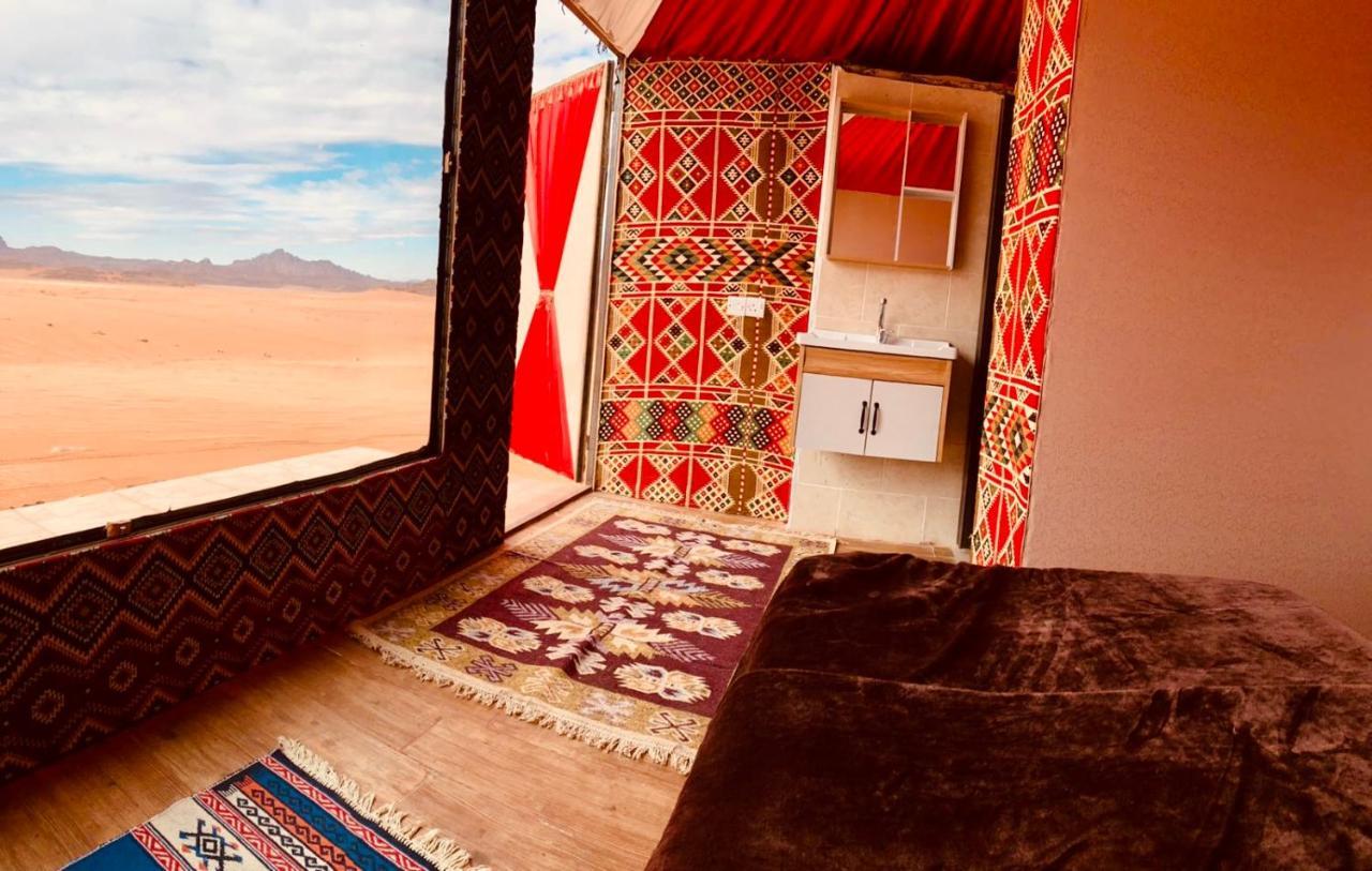 Rum Crown Wadi Rum Buitenkant foto