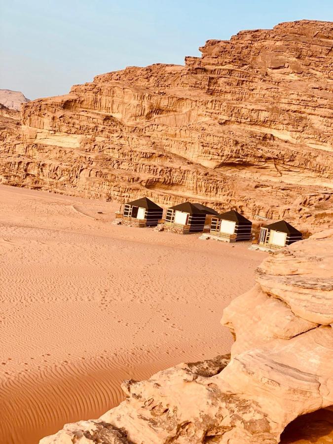 Rum Crown Wadi Rum Buitenkant foto