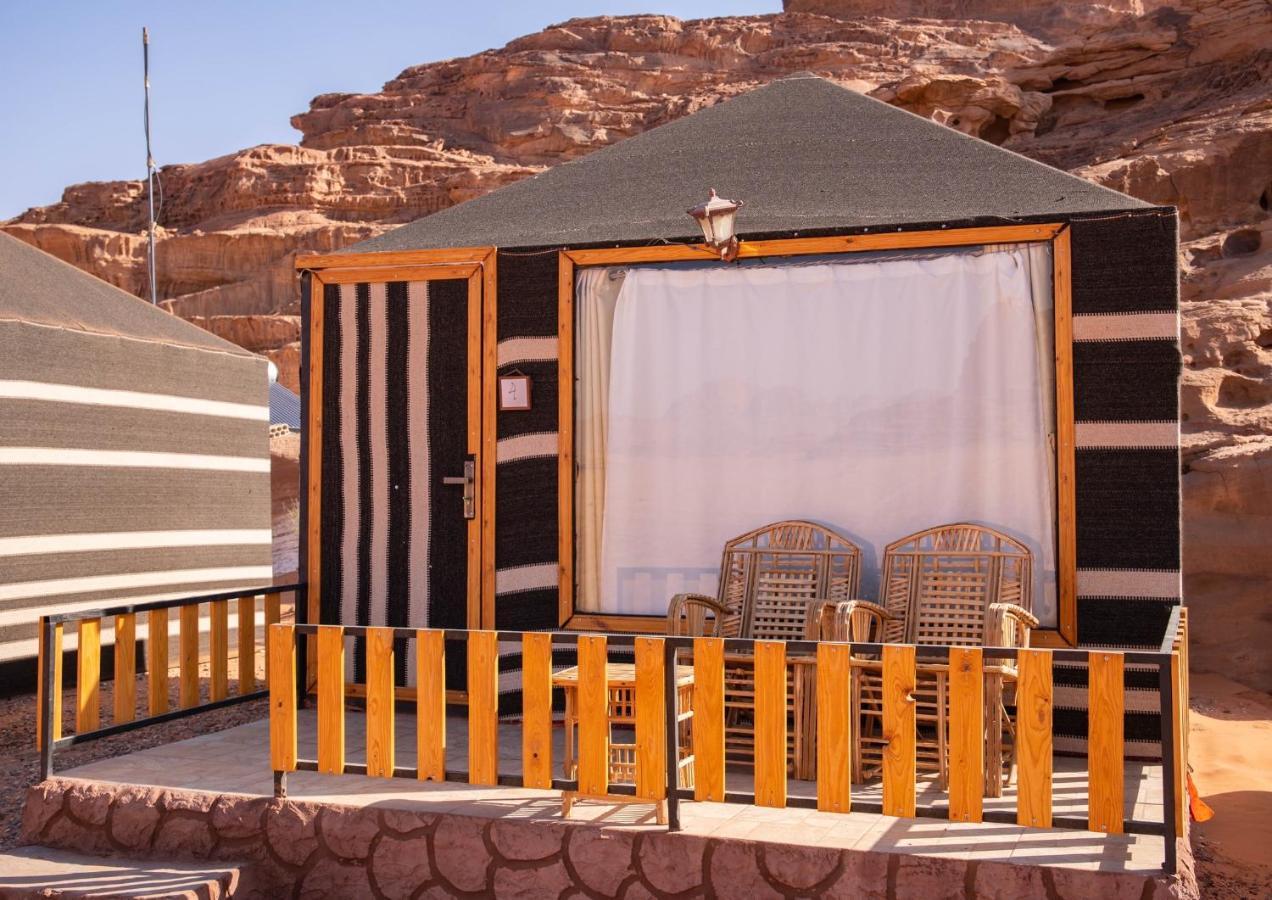 Rum Crown Wadi Rum Buitenkant foto