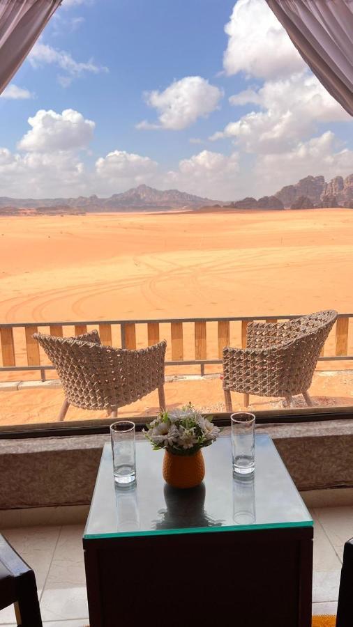 Rum Crown Wadi Rum Buitenkant foto