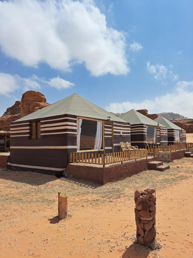 Rum Crown Wadi Rum Buitenkant foto