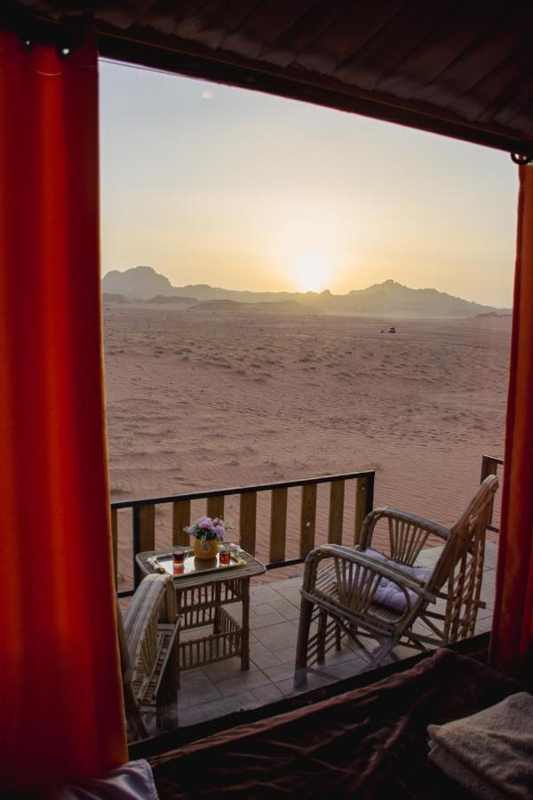 Rum Crown Wadi Rum Buitenkant foto